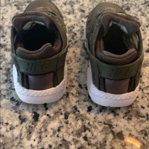 Toddler Nikes size 6C
